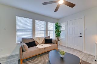 Less Than 1 Mi to Historic McKinney Modern Duplex with Yard - 5