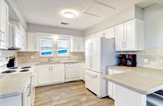 Chelsea By The Sea - Breathtaking Views of Blue - 3