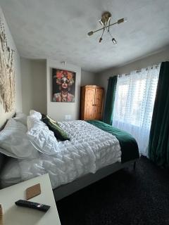 2-Bed Cardiff Home near city centre - 6