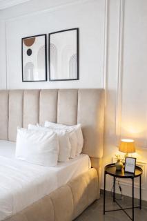 Spacious and Bright 2 Bedroom Fully Serviced Apartment with PS5 - 6