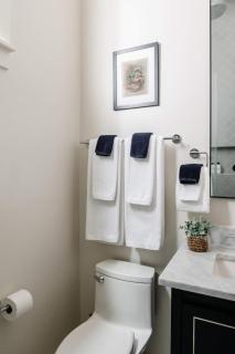 Luxe 7 Bedroom Home Heated Pool & Spa - 3