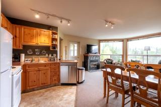 Top Floor - Incredible Mountain Views - 3 Beds - 9