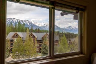 Top Floor - Incredible Mountain Views - 3 Beds - 7