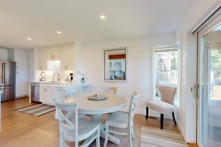 Lakeshore Retreat - Gilford - 5