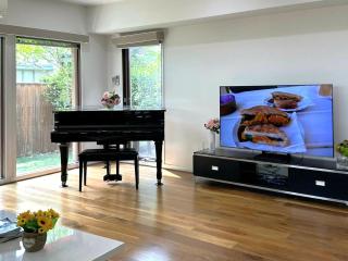 Charming 4Br 2Ba Family Retreat-Close Airport, CBD - 5