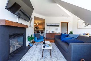 The Lookout Stylish Escape with Mountain Views - 6