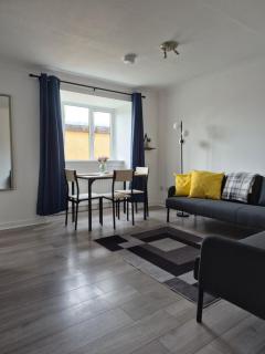 Cozy 2BDR Apartment Close to Edinburgh City Free Parking Fast Wi-fi - Edinburgh - 5