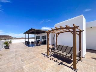 Cozy apartment with pools near the beach - 4