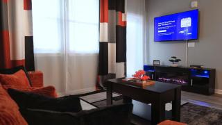 Designer King - Near JAX Airport & Stadium District - 3
