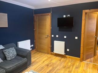 Cute Cottage Central Bathgate - 5