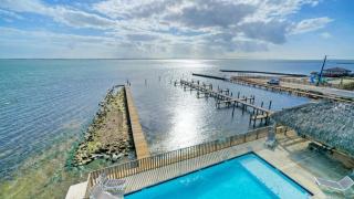 Sleeps 22 3 Homes on the Bay w Waterfront Pool Boat Dock Laguna Village - 9