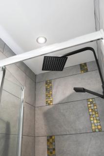 Modern 4 BR flat with 4 ensuites in central Reading - 2