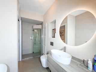 Villa ROSSA - 2 steps from the lake - 2