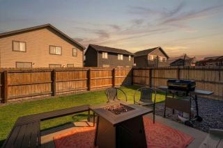 Starlink Station - Modern furnishings, w Fire Pit - Near Airport - 7