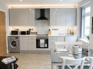 Central 3 beds with parking - 9