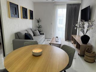 Comfortable 2BR Condo pool & gym - 4