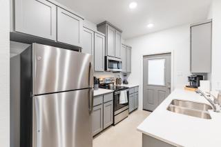 Cozy Vacation Home or Business Stay - 5