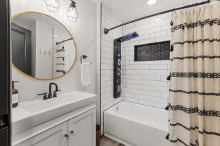 Washington Park 2 BR Casita w/ Private Backyard! - 3