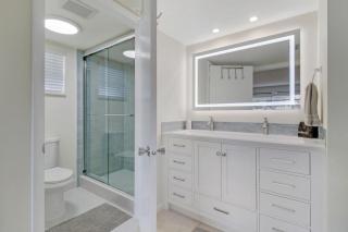 Steps To Beach! 4 Condos In 1- Perfect For Groups - 3