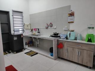 RSH Gemilang - 3 bedrooms, 2 bathrooms, private parking - 7