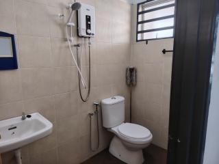 RSH Gemilang - 3 bedrooms, 2 bathrooms, private parking - 8