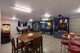 Family Friendly 6 BR Compound Near Windsor Ramp - 8