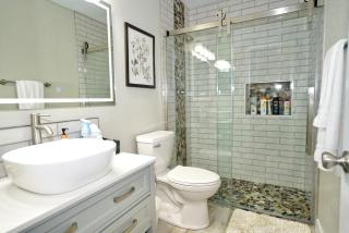 Romantic Getaway - Luxury Villa - Private Hot Tub - 3
