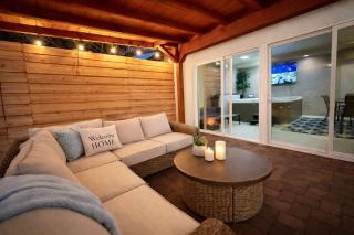 Romantic Retreat - Cozy Villa - Private Hot Tub - 6