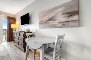 TOPS'L Summit 706 A - 2