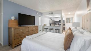 Landing Spectacular Studio in Glendale - 9