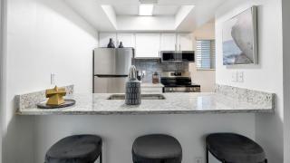 Landing Spectacular Studio in Glendale - 7