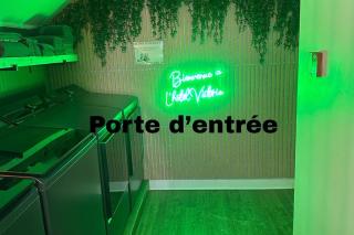 Chambre 305 de l'hôtel Victoria confortable et moderne - 1