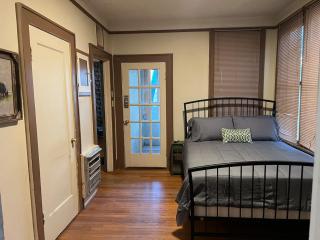 House with private park in central location - 6