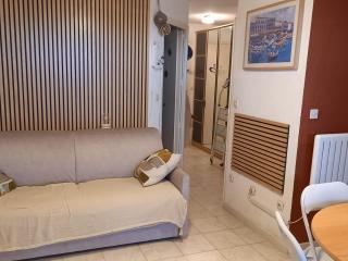 Charmant T2 avec Clim et Parking privé - Proche plage pour 4 pers - FR-1-472-215 - 8