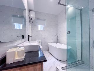 Prestige Apartment Chevron- 3 bedroom apartment - 4