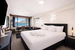 Lakefront Super King Studio in Queenstown CBD! - 0