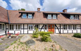 3 Bedroom Lovely Home In Höganäs - 1