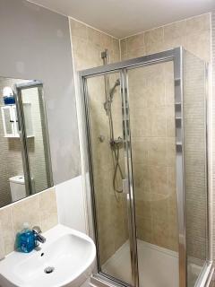 Urban Blue en-suite room Netflix, Fast WiFi Free Parking - 4