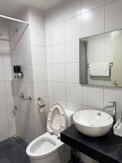 Chambers KL Studio Pool View Near Sunway Putra Mall Netflix WiFi - 6