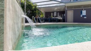 Waterline Direct Poolside Apartment - 7