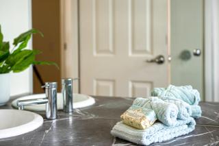 Avalon Apartments - QStay - 3