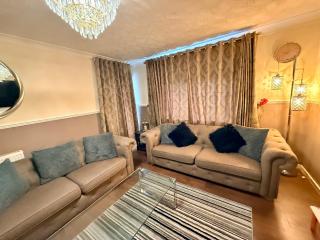 Likewise Modern Two bedrooms Home for 4 in Glasgow Area - 6