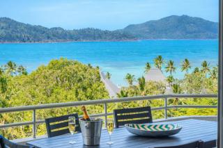Poinciana 204 & Free Buggy- Hamilton Island - 1