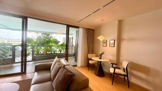 Luxurious One bedroom Condo with Pool View at The Aqua Boat Avenue near Laguna - 0