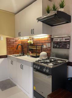Ella's Modern 2BR Full Kitchen with Balcony near SM North EDSA - 5