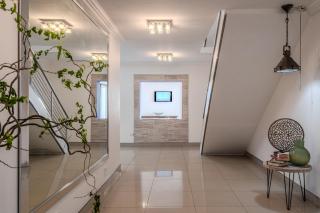 The Lighthouse - Beachfront - 1