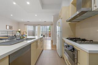 Boutique Townhouse near The Glen by Live Local - 7