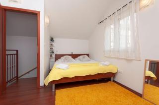 Holiday House Therapy - 7