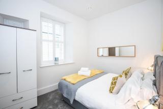 The Morton at Fifty Two - 2