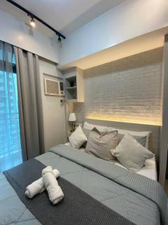 Snug Condo in Salcedo Square - Manila - 0